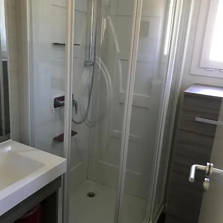 Le Domaine Du Scorff - Hebergements Insolites Chalets 4 A 6 Personnes Et Roulottes Kernascléden Buitenkant foto