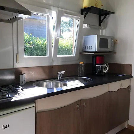 Le Domaine Du Scorff - Hebergements Insolites Chalets 4 A 6 Personnes Et Roulottes Kernascléden Buitenkant foto
