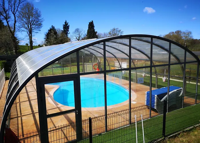 Le Domaine Du Scorff - Hebergements Insolites Chalets 4 A 6 Personnes Et Roulottes